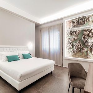 Como Lakeside Suites